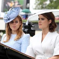 Darauf ist eine narbe zu sehen, die von ihrem nacken aus nach unten verläuft. Prinzessin Eugenie Sie Zeigt Voller Stolz Ihre Narbe Gala De