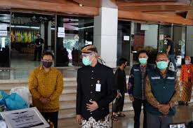 Hadapi Transmisi Lokal Dinkes Kejar 1000 Rapid Test Antigen Republika Online