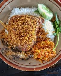 Salah satu yang membedakan antara ungkep bebek madura dengan ungkep ayam goreng biasa adalah air. 3 Resep Bebek Madura Nikmatnya Tak Terkalahkan Orami