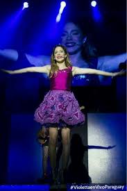 Tini En Vivo Martina Stoessel Tinita Stoessel Parejas De Famosos