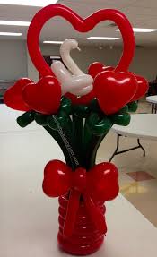 Elegant balloon centerpieces design ideas for all occasions, our collection of balloon bouquet decorations arrangement is unique and. Dale The Balloon Twister Valentines Balloons Valentines Balloons Bouquet Balloon Design