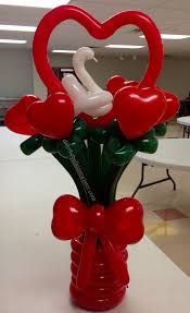Elegant balloon centerpieces design ideas for all occasions, our collection of balloon bouquet decorations arrangement is unique and. Dale The Balloon Twister Valentines Balloons Valentines Balloons Bouquet Balloon Design