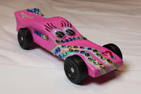 Minecraft pinewood derby car {constantly crafting} ~ the perfect derby car for the minecraft lover. Girly Pinewood Derby Car Designs