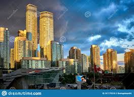 Ponieważ transmisja twitch crown odbywać się będzie w ameryce, godzina rozpoczęcia wydarzenia, 02:00 cest (utc + 2), może zastać europejskich graczy w łóżku. Toronto Skyline Zlota Godzina Ontario Canada Zdjecie Stock Editorial Obraz Zlozonej Z Ameryka Kanada 161175318