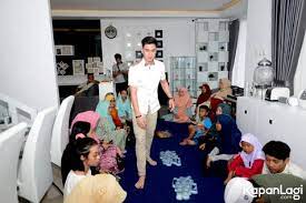 Namanya semakin melambung berkat kemunculannya di berbagai judul sinetron. Intip Rumah Baru Verrell Bramasta Punya Nilai Miliaran Rupiah Kapanlagi Com