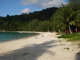 Selat kelang selatan, the s entrance to selat kelang utara, lies between pulau lumut on the e side and pulau pintu gedung, pulau che mat zin, and pulau kelang on the w. The Beach Picture Of Perhentian Island Resort Pulau Perhentian Besar Tripadvisor