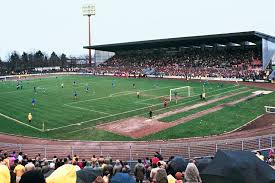 Nach verlegung der rasenheizung erfolgt der einbau e Kfc Uerdingen Stadionfotos Mannschaftsfotos Momentaufnahmen Aus Dem 11freunde Shop
