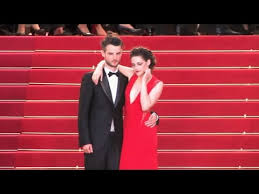 The decision was made because robert just doesn't want to see her. Kristen Stewart Robert Pattinson Georges Lucas And More In Cannes Youtube