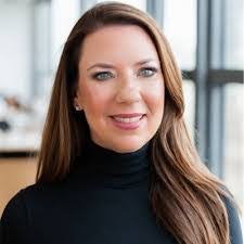 Mimi Sutton's Instagram, Twitter & Facebook