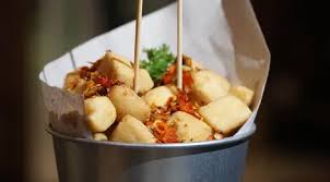 Tempe crispy perbedaan tempe mendoan dan tempe krispi dari sisi pengolahannya tempe goreng atau krispi sedikit berbeda dengan tempe mendoan. Resep Tahu Krispi Cabai Garam Lifestyle Fimela Com