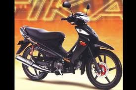 Wildan faiz azhardi modipikasi motor smash titan 2012 unik foto modifikasi motor smash warna hitam modifikasi motor beat terbaru via. Sejarah Si Gesit Irit Suzuki Smash Mana Yang Paling Dikenang Semua Halaman Gridoto Com
