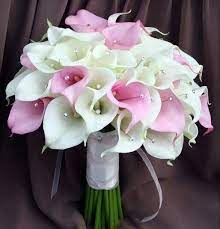 1 x real touch black and white calla lily teardrop bouquet with vintage diamante broaches. Love This But With Purple No Pink Pink Calla Lilies Calla Lily Bouquet Lily Bouquet