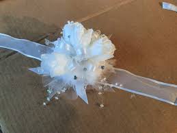 Make stems reinforced with a floral pick. 20 Simple Diy Corsage Ideas How To Make A Corsage
