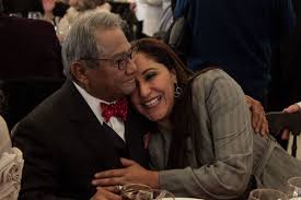 From wikimedia commons, the free media repository. Cual Era La Estatura De Armando Manzanero La Verdad Noticias