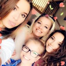 Laura Fuentes (@lfuentes1118)