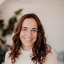 Carrie Denny's Instagram, Twitter & Facebook