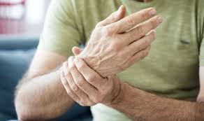 Eine myokarditis kann aber auch lebensbedrohliche herzrhythmusstörungen auslösen und zum plötzlichen herztod führen. Rheuma Erkennen Behandeln Netdoktor At