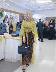 Inspirasi Model Baju Kebaya Modern Terbaru Di Tahun 2019 Halaman All Kompasiana Com
