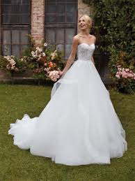 Abiti da sposa , la collezione 2021 disponibile online a prezzi economici alla portata di tutte le spose che per il proprio matrimonio scelgono di indossare. Moda Sposa 2021 Collezione Colet Co12145 Abito Da Sposa Nicole Abiti Da Sposa Abiti Da Sposa Chic Vestito Da Sposa