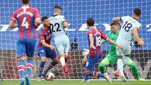 Chelsea's cesar azpilicueta and teammates celebrate with the trophy after winning the european super cup on penalties: Crystal Palace 2 3 Chelsea Blues Beat Palace Despite Wilfried Zaha Stunner Bbc Sport