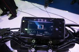 Hasil gambar untuk perbedaan yamaha qbix dan honda zoomer