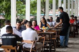 Emprego Recorde! Mas Salário No Setor de Serviços... Entenda!