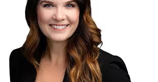 Cara Mosley's Instagram, Twitter & Facebook