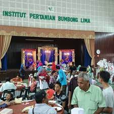 Institut pertanian bogor (nama bahasa inggris: Institut Pertanian Bumbung Lima