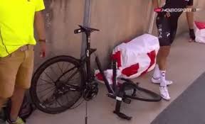 Maybe you would like to learn more about one of these? Geraint Thomas In Tour De France Scare As He Crashes And Ineos Team Mate S 10k Pinarello Bike Is Split In Two
