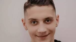 Viața lui Emanuel Ion, tânărul nevăzător de la „Românii au talent”. Cu ce  se ocupă după ce a apărut în emisiunea de la PRO TV