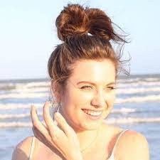 Danielle Giberson's Instagram, Twitter & Facebook