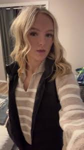 Shannon Hackett's Instagram, Twitter & Facebook