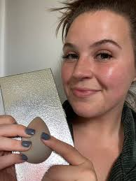 Help with the makeup 10/10 guys lol