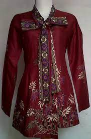 Pada model baju kebaya batik anda dapat bergaya fashion model kebaya batik stylish yang dibutuhkan dan langsung memutuskan untuk membeli meski cukup sederhana, batik pada model kebaya batik adalah salah satu pakaian yang siap membuat siapa saja terlihat makin mempesona. Jual Baju Batik Wanita Kota Madiun Zhafara Batik Tokopedia