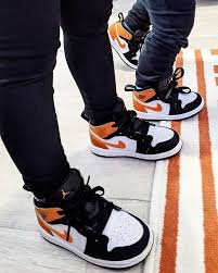 Nike Air Jordan 1 Mid Shattered Backboard Starfish Fashion Shoes 2020 Autumn Winter Outfits Trends Irmas Gemeas Gemeos Irmaos