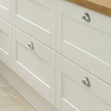Visiting one of our 15 showrooms nationwide will inspire you and give you some great ideas about kitchen design. Kitchen Showrooms Find A Showroom Near Me Wren Kitchens