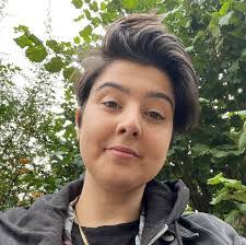 Lauren Tapp's Instagram, Twitter & Facebook