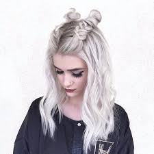 The front long bangs helps to make the style grounded. Cute Braid Styles For Short Hair Braiding Short Hair Can Be Fun Hairstyle Shorthairstyle Braid Cutebraid Fashio Hair Styles Tumblr Hair Short Hair Styles