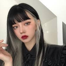 Alma Levy's Instagram, Twitter & Facebook