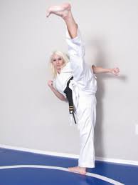 Pin By Not Sure On Martial Art Girls Poses Martial Arts Women Warriors Women Karate Martial Arts Girl