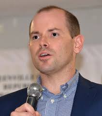 Voters decided to keep Sheriffs Hobart Lewis, Chuck Wright in office