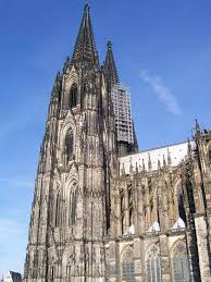 Sie steht im zentrum kölns, nicht weit weg vom _, der durch die stadt fließt. Ernst Friedrich Zwirner Der Kolner Dom
