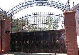 Her türlü genişlikte ve yükseklik üretilebilen kapılar kullanıcıların ihtiyaçlarına göre şekillendirilebiliyor. Ferforje Bahce Kapi Modelleri Ve Fiyatlari