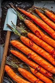 Karamell Mohren Aus Dem Ofen Mit Tahini Und Granatapfel Grosse Gemuse Liebe Heiss Vom Blech Gourmetguerilla S Foxy Food Rezept Mohren Tahini Mohren Gemuse