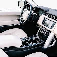 They pitted a white car against a black one and put a thermometer inside them. Range Rover Interior In Black And White Range Rover White Range Rover Black Dream Cars Range Rovers