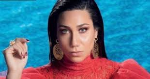 استنكر الإعلامي عمرو أديب، حالة الهجوم التي تعرضت لها السباحة المصرية فريدة عثمان بعدما طلبت الدعاء لها في أولى منافسات أولمبياد طوكيو، معلقًا: Waflpcustysbqm