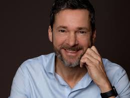 Podcast met Bert Jongsma, managing director Simon Lévelt