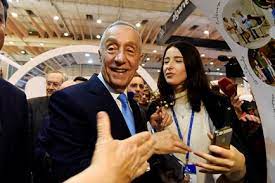 Neste episódio, a comediante telefonou a marcelo rebelo de sousa. Marcelo Rebelo De Sousa Vitima Das Selfies Atualidade Flash