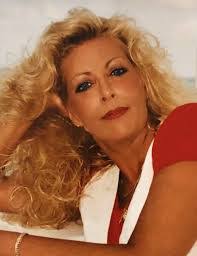 Marianne Lynn's Instagram, Twitter & Facebook