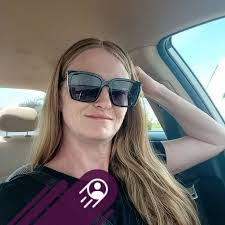 Diana Colwell's Instagram, Twitter & Facebook